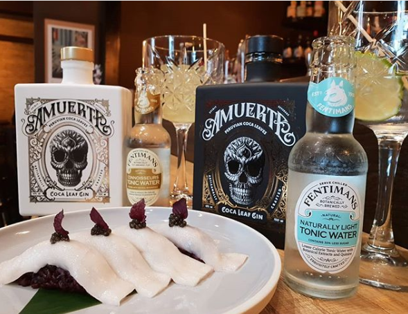 Aperitvo con Gin Amuerte Black e White